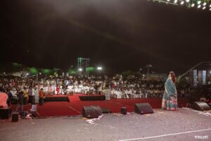 VJ Kalyani Instagram - Swipe>>> 💛 (DO NOT MISS THE LAST PIC‼️ Or may be the pics on the wholeee🙈) ... Yet an other massive show with stellars @sivakarthikeyan @sreeleela14 @actorsathish @iambababaskar Anantara'24 Thankyou for all the loveee DSU💛💛 Breaking the blues with @lithas_rentals 📸: @balaartphotography thankyou, loving the work! #host #collegeculturals #gratitude #sreeleela #sivakarthikeyan #actorsathish #bababaskar #fun #vjkalyani🎤
