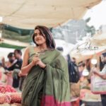 VJ Kalyani Instagram - 🫡💚 ... 📸: @sk_wedding__photography ... #saree #sareelove #sareefashion #justbeingme #vjkalyani🎤