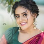 VJ Kalyani Instagram - தீரா சந்தோஷத்திற்கும் தித்திக்கும் வாழ்க்கைக்கும் இனிய தமிழ்ப் புத்தாண்டு வாழ்த்துகள்! For Ananda Vikatan Nambikkai Viruthugal :) ... 👗: @stylewithyas (Amazing work, thankyou darling sister) Mua: @kalaiartistry pretty work ka💛 Hairdo: @deepa_signature_hairstyles 💛 📸: @eyeclickzstudio 💛 #tamilnewyear #blessings #wishes #grateful #vjkalyani🎤