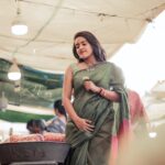 VJ Kalyani Instagram – Suggest me a caption 😄
…
📸: @sk_wedding__photography 

#saree #sareefashion #sareelover #fashion #fashionstyle #trending #trendingnow #trendingsongs #viral #viralvideos #viralinstagram #green #reels #reelsinstagram #vjkalyani🎤
