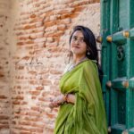 VJ Kalyani Instagram - Nothing more comfortable than a casual saree on a happy day 💛 ... 📸: @sk_wedding__photography #saree #happyattire #sareefashion #sareelove #vjkalyani🎤