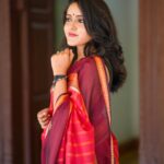 VJ Kalyani Instagram - Red Kanchi Silk Cotton handwoven saree from @panjavarnamsilks 📸: @gett_o_ Muah: @rekhamakeups #effortlesselegance #redsaree #tradition #panjavarnam #vjkalyani🎤