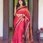 VJ Kalyani Instagram - Red Kanchi Silk Cotton handwoven saree from @panjavarnamsilks 📸: @gett_o_ Muah: @rekhamakeups #effortlesselegance #redsaree #tradition #panjavarnam #vjkalyani🎤