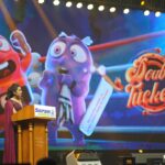 VJ Kalyani Instagram - SWIPE >>>💛💛 Absolute special moments on stage:) Fab time hosting the audio launch with the massive crowd...💛 ... 📸: @gett_o_ Muah: @binduinstyl_ Wearing: @lithas_rentals #audiolaunch #doubletuckerrr #host #workishappiness #VjKalyani🎤