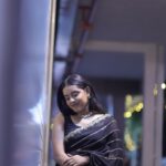 VJ Kalyani Instagram - Thankyou Tirupur:) Yet an other good day at work...! ... 📸: @crazy_capture_studio Makeup: @glamup_byabi Hair: @thrisha_hairstylist #tirupur #grateful #host #blacksaree #vjkalyani🎤