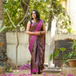 VJ Kalyani Instagram - Swipe>>> 💛 Brown and Magenta Kanchipuram Handwoven Saree from @panjavarnamsilks 💛 📸: @gett_o_ Muah: @rekhamakeups #sareelove #handwoven #silksarees #panjavarnam #vjkalyani🎤