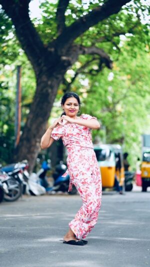 VJ Tara Instagram - Vibing the trend🎉💯
.
.
Vc: @wildlife_moses 
Outfit: @coolclub_chennai 
#maaveeran #adithishankar #vanarapettai