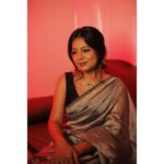 VJ Tara Instagram - Shades of grey 🤍 for #mamannanaudiolaunch . . Mua: @meenusmakeoverartistry Pc: @f1_studios Outfit: @jas_drape_sareestore Jewel: @aarvee.chennai #sareelove #ootd #traditionaloutfit #positivity #audiolaunchevent #hostellife