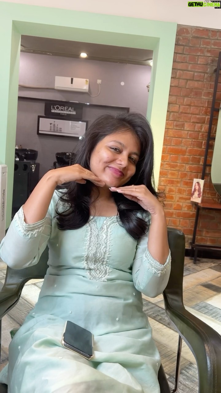VJ Tara Instagram - Love in the hair ♥️ . . Follow @whamsalon . . #haircutsforwomen #makeover #layerhaircut #hairstyle #hair #haircaretips #hairgoals #hairfashion #hairideas #instagram #instareels #instafashion #chennaisalon #whamsalon