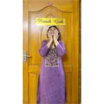 VJ Tara Instagram - Swipe to see the reaction change😜🙌 . . Pc: @_hariharan_ennum_naan #happyhome #kurthi #nomake #positivity #vibes #ootd #sruthibotique