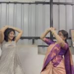 VJ Tara Instagram – Maamadurai with @vj_tara🍇

Jewel : @aarvee.chennai 🫶🏼
.
.
.
.
.
.
.
#tamilsong #tamilreel #tamilcinema #jigarthanda #jigarthandadoublex #karthicksubbaraj #raghavalawrence #dance #sisters #tamilsong #saree #ethnicwear