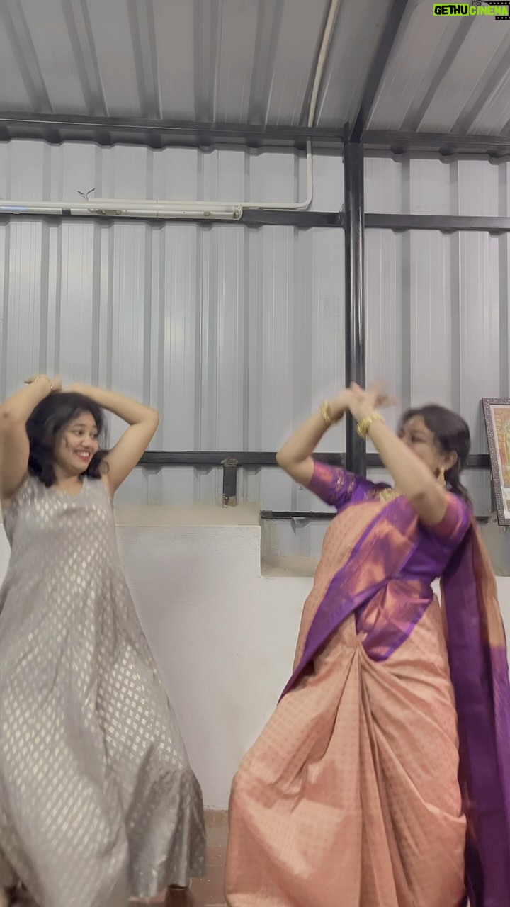 VJ Tara - 3.7K Likes - Maamadurai with @vj_tara🍇
Jewel : @aarvee.chennai 🫶🏼
.
.
.
.
.
.
.
#tamilsong #tamilreel #tamilcinema #jigarthanda #jigarthandadoublex #karthicksubbaraj #raghavalawrence #dance #sisters #tamilsong #saree #ethnicwear