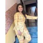 VJ Tara Instagram - Suit up💯 . Outfit: @mokshe_rental_destination #outfitoftheday #goodvibes #poser #eventtime