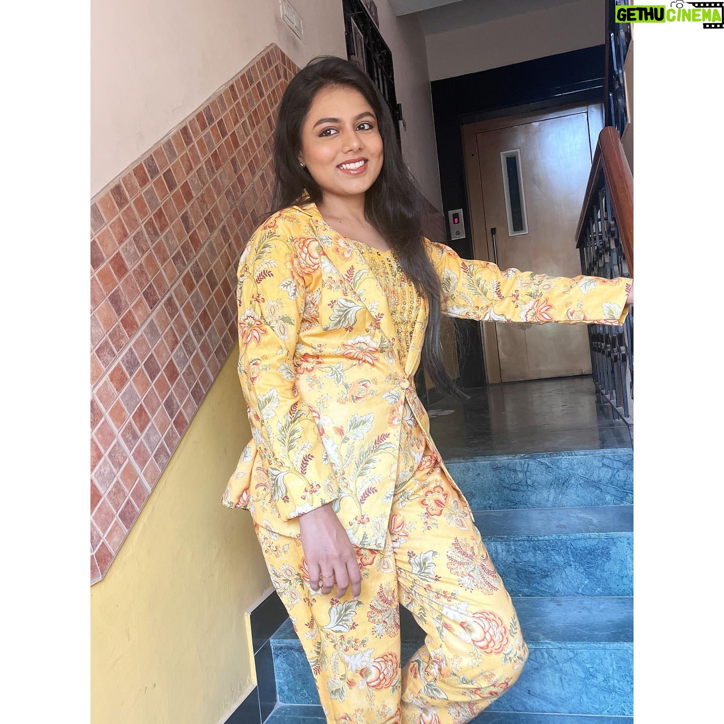VJ Tara Instagram - Suit up💯 . Outfit: @mokshe_rental_destination #outfitoftheday #goodvibes #poser #eventtime