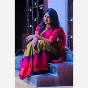 VJ Tara Instagram - Rocking the saree game✨😁
.
.

Saree : @srijeyamsarees 
Blouse: @_barnali_fashion_ 
Jewels: @aarvee.chennai 
Draping : @makeupwithhappiness 
.
#SareeLove #SareeStyle #SareeSwag #SareeGoals #SareeFashion #TraditionalElegance #DesiVibes #IndianAttire #EthnicWear #SareeInspiration
