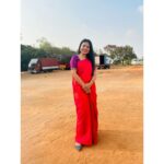 VJ Tara Instagram - It’s traditional time ✨ . . Blouse : @pownsanth thanks for this simple, yet beautiful design ❤️ #ootd #saree #sareelove #sareefashion #sareeindia #sareecollection #anchor