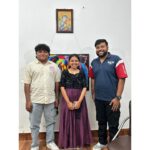 VJ Tara Instagram - Had a blast meeting our @sudhakar__actor and @gopi_aravindh ✨🤩 . Outfit: @priyam_kurtis #interviewparithabangal #paridhabangal #gosu