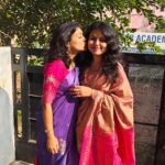 VJ Tara Instagram – Finally with @vj_tara 💜.
Saree : @srijeyamsarees
Blouse : @_barnali_fashion_
Jewel: @aarvee.chennai
.
.
.
.
.
.
#tamilsong #leo #thalapathy #thalapathyvijay #lokeshkanagaraj #sisters #saree #sareelove #diwali #ethn