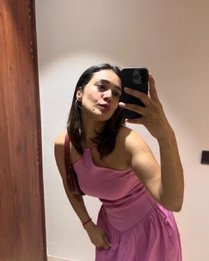 Vaani Sood Instagram - #softgirl 🌸 // Sunlo kya bole saanso ki hulchul 💗 #dump