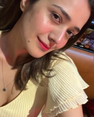 Vaani Sood Instagram - 🐥🌻💛 all smiles