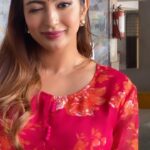 Vaibhavi Joshi Instagram - Main Zameen Tu Aasman ❤️ #goodmorning #tuesday #goodvibes #expression #artist #actress #indian #wink #beutiful #passion #reels #reelsinstagram #réel #reelkarofeelkaro #reelvideo #reelindia #trending #trendingreels #trendingsongs #love #emotions #gujrati #girl #mumbai #maharashtra #instagram #instagood #instareels #morningmotivation #mashallah