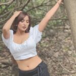 Vaibhavi Joshi Instagram - Be faithful to that which exists within yourself.-ANDRÉ GIDE😇 #selfworth #selflove #selfcare #love #loveyourself #mentalhealth #motivation #positivevibes #healing #selfesteem #inspiration #happiness #selfawareness #life #quotes #mindfulness #growth #gratitude #reelindia #naturelovers #self #selfrespect #wellness #instagood #empowerment #believe #motivationalquotes #friday #weekend #reels