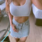 Vaibhavi Joshi Instagram - Mood: Hot and unbothered 😉 #selfie #lover #selfcare #abs #miniskirt #sunlight #sunshine #reelsinstagram #instagood #instagram #instamood #instareels #reelsinstagram #reel #reelsteady #january #thursday #actorslife #actress ##vacation #vaibhavijoshi #goodvibes #selfiequeen #trendingreels #trending #trendingsongs