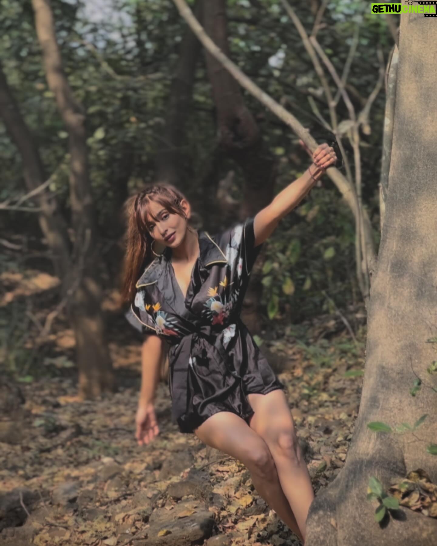 Vaibhavi Joshi Instagram - Be faithful to that which exists within yourself.-ANDRÉ GIDE😇 #selfworth #selflove #selfcare #love #loveyourself #mentalhealth #motivation #positivevibes #healing #selfesteem #positivity #inspiration #mindset #selfconfidence #confidence #happiness #selfawareness #life #quotes #mindfulness #growth #gratitude #mentalhealthawareness #self #selfrespect #thursday #instagood #empowerment #believe #motivationalquotes 💖🌸😘