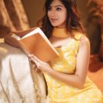 Vaibhavi Joshi Instagram - The best way to predict the future is to create it; not from the known, but from the unknown. - Dr Joe dispenza #actress #expression #lover #motivation #bookstagram #reading #selflove #yellow #something #nothing #space #pose #nerd #nerdgirl #instagram #instagood #instadaily #explorepage #explorar #vaibhavijoshi #sunday #shoot #camera #indianwear #indianfashion #bollywoodbeauty #mumbai #maharashtra @vijaypowarphotography