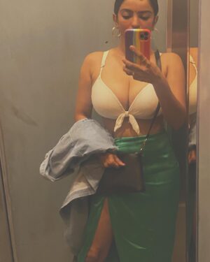 Vaibhavi Joshi Instagram - Be bold, be brave, be unstoppable Perfectly imperfect 😉  #instagram #saturday #weekendvibes #instagood #instafashion  #bold #fitnesslife #perfect #blur #motivation #brave #unstoppable #perfection #instamood #mood #instalove #bollywoodbeauty #bollywood #tollywood #pollywood #actress #motivation #freedom #selfcare #selflove #vaibhavijoshi #selfie #mirrorselfie #lover #yogini #fitness