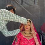 Vaibhavi Joshi Instagram - My soul sings along to the rhythm of life 💕 #bts #behindthescene #hairstylist #makeup #hairfashion #style #fashion #shoot #behindthechair #love #passion #réel #reelvideo #reelinstagram #reelindia #bride #indianbride #actresslife #soul #singing #life #vaibhavijoshi #relaxing #instagram #instagood #mood #goodvibes #goodnight #punjabisongs #comingsoon @kdeephairstylist_ @laddi_makeover_gill