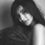 Vaibhavi Joshi Instagram - “Truth is not something outside to be discovered, it is something inside to be realized.” #osho #lover #belive #faith #dreamer #instagram #instagood #instalike #instadaily #weekend #friday #good #afternoon #vaibhavijoshi #actress #dramaqueen #fashion #shoot #passion #love #motivation #blacknwhite #closeup #instamood #weekendvibes @vijaypowarphotography