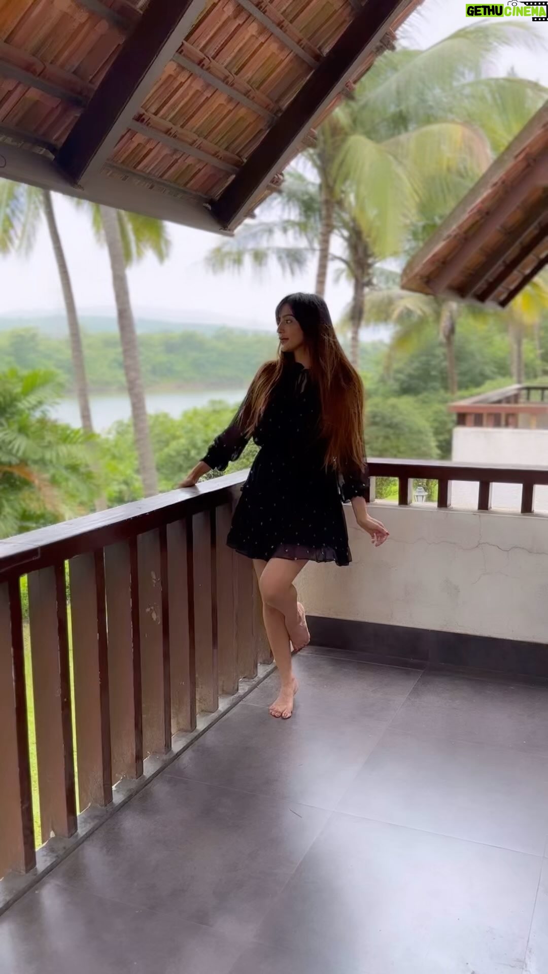 Vaibhavi Joshi Instagram - In yourself right now is all the place you’ve got.-Flannery O’Connor😇 #selfrespect #selflove #selfcare #love #loveyourself #selfworth #motivation #quotes #life #selfconfidence #instagram #positivevibes #motivationalquotes #inspiration #mentalhealth #instagood #selfesteem #respect #positivity #attitude #mindset #selfawareness #lifequotes #healing #happiness #yourself #growth #peace #success #quoteoftheday