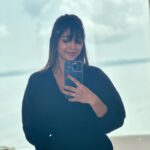 Vaibhavi Joshi Instagram - The mirror reflects my light 💋 #selfie #mirrorselfie #selflove #black #love #passion #sunday #instagram #instagood #instafashion #instamood #sundayvibes #goa #naturalbeauty #lover #goodevening #mood #explore #more 🌹