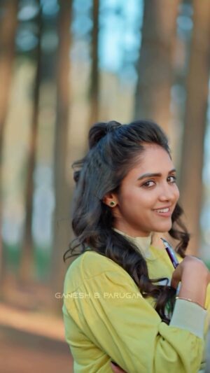 Vaishali Raj Instagram - ✨
.
.
.
.

#evariammayi #neneambani #ambani #nayanthara #mylove #arya #tamil #love #nature #lover #chocolate #reelsinstagram #instagood #trending