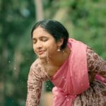 Vaishali Raj Instagram - #singarasiriye 🌸 . . . . Shot by @ganesh_b_parugani Hair by @vicky_hairstylist_official . . . . #love #for #this #song #kantara #kannada #traditional #vibes #nature #lovers #vijayprakash #voice #❤️ #vaishaliraj