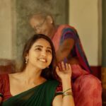 Vaishali Raj Instagram - Happy Ugadi everyone ✨ . . . Shot by @ganesh_b_parugani Hair by @vicky_hairstylist_official Styling @konasfashion #festivevibes #ugadi #special #feeling #blessed #traditional #newyear