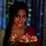 Vaishali Raj Instagram – Happy Diwali 🪔 

Click @d_clicks_photography_ 
Hair @vicky_hairstylist_official