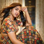 Vaishali Raj Instagram – Your eyes are portals to another place, full of magic & mystery🧡
.
.
Click @snfotography_official 
Hair @vicky_hairstylist_official
Outfit @pns_collections_madhuri