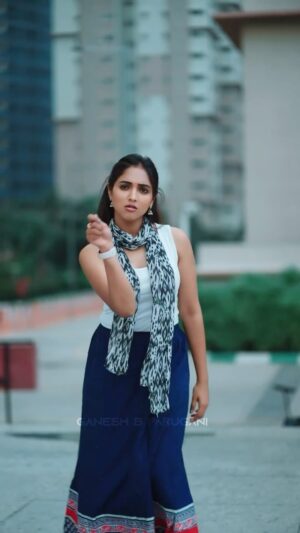 Vaishali Raj Instagram - 💙
.
.
.
.

#kalavaraparicheykalavo #vaishaliraj #pournami #love #winter #mornings #prabhas #reelsinstagram #trending #pournamimovie #dsp #music #charme #kala