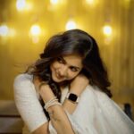 Vaishali Raj Instagram – Fav one #kushi 🤍
.
.
.
Shot by @snfotography_official 
Hair @vicky_hairstylist_official 
Location @mrandmrsstudiohyd 

#love #forever #music #white #pspk #vaishaliraj