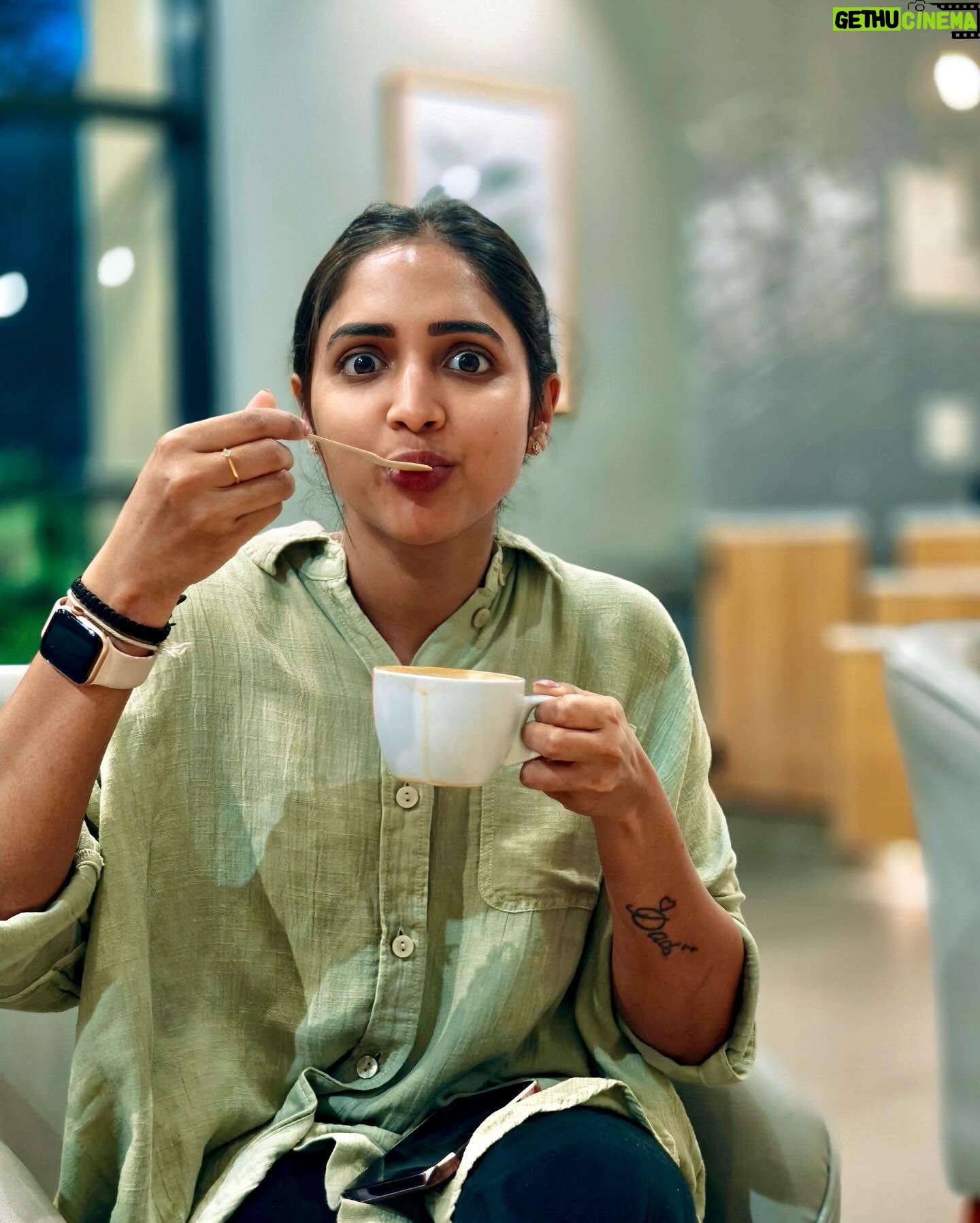 Vaishali Raj Instagram - When my fav Irish in my cup ☕️ and my cravings for that foam n flavour of the #coffee heals everything 💫