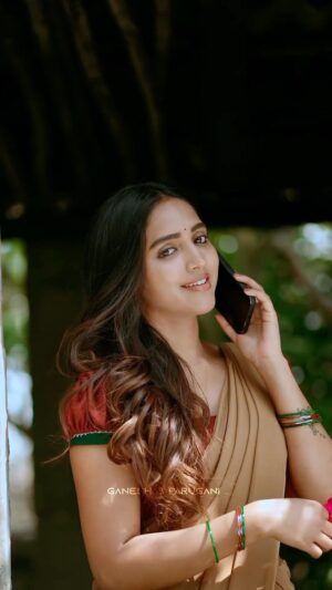 Vaishali Raj Instagram - 🌸 
.
.
.
.
Shot by @ganesh_b_parugani 
Hair @vicky_hairstylist_official…. 

#reelsinstagram #reelitfeelit #vaishaliraj #nachavule #new #love #feelings