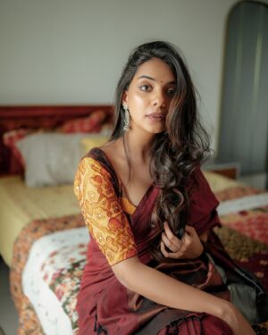 Vaishnavi Venugopal Instagram - Shot by : @l1mesoda 
Outfit : @assyadesigner