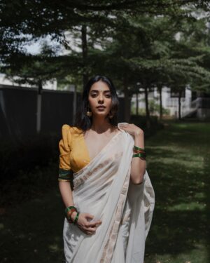 Vaishnavi Venugopal Instagram - Basking in the golden hues of Onam! 🌼
Shot by : @l1mesoda 
Outfit : @assyadesigner 
HMU : @slaywithvs