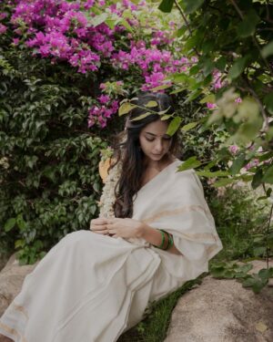 Vaishnavi Venugopal Instagram - Basking in the golden hues of Onam! 🌼
Shot by : @l1mesoda 
Outfit : @assyadesigner 
HMU : @slaywithvs