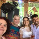 Valéria Sandalo Instagram - Casando o sobrinho! . . No último sábado foi o casamento da @moniquemunhoz e do @rodrigodorado, casal nota 1000! . . #valériasândalo #valeriasandalo #valériasandalo #valeriasândalo #rodrigodorado #moniquemunhoz #casamento #meireedinho #meireborbagato #dinhoborbagato #cumplicesdeumresgate #daficçaoprarealidade