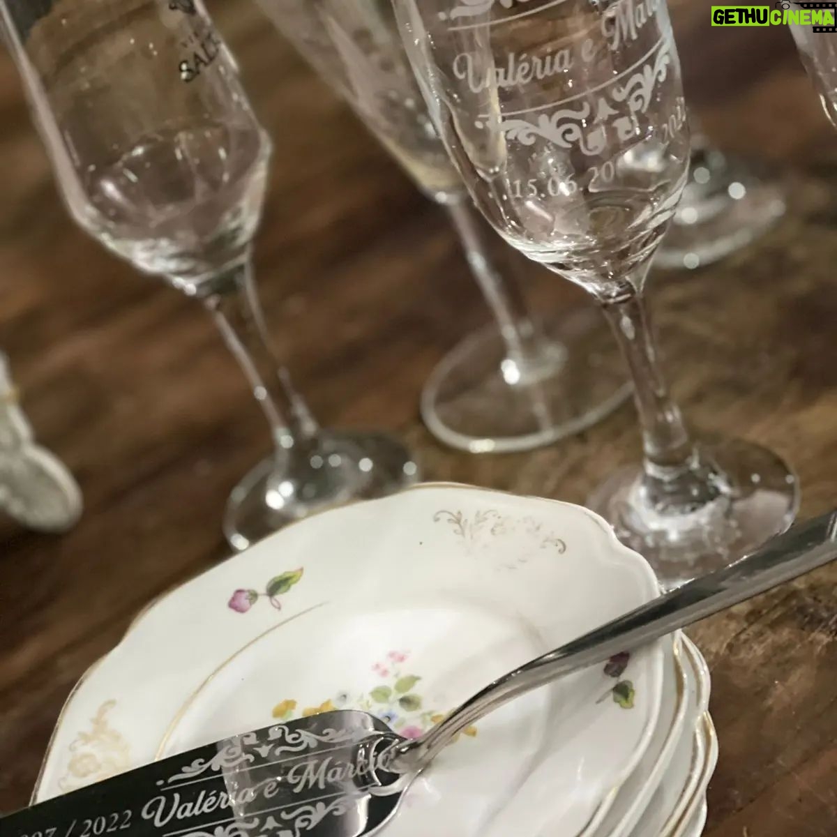 Valéria Sandalo Instagram - 15/6/2007 - 15/6/2022: 15 anos! . . Bodas de cristal! . . #valériasândalo #valeriasandalo #valériasandalo #valeriasândalo #15anosdecasados #bodasdecristal #bodas #casamento #casal #nasaúdeenadoença #meuamor