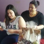 Valéria Sandalo Instagram - . LÍDIA FAZ 15 ANOS!!! . . Em tempos de pandemia, como comemorar o aniversário? Ah, de forma espetacular, com uma super cesta de café da manhã da @interflores , com direito a pães, frutas, bolos, iogurtes, sucos, cremes de queijo, chocolates e uma caneca personalizada! Supimpa!!! Lídia amou!!! . . #valériasândalo #valeriasandalo #valériasandalo #valeriasândalo #15anos #debutante #aniversário #aniversárionaquarentena #surpresa #presentesurpresa #presentesnaquarentena #cestas #cestadecafédamanhã #cestaspersonalizadas #flores #interflores #cafédamanhã #cafédamanhãnoaniversário