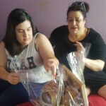 Valéria Sandalo Instagram - . LÍDIA FAZ 15 ANOS!!! . . Em tempos de pandemia, como comemorar o aniversário? Ah, de forma espetacular, com uma super cesta de café da manhã da @interflores , com direito a pães, frutas, bolos, iogurtes, sucos, cremes de queijo, chocolates e uma caneca personalizada! Supimpa!!! Lídia amou!!! . . #valériasândalo #valeriasandalo #valériasandalo #valeriasândalo #15anos #debutante #aniversário #aniversárionaquarentena #surpresa #presentesurpresa #presentesnaquarentena #cestas #cestadecafédamanhã #cestaspersonalizadas #flores #interflores #cafédamanhã #cafédamanhãnoaniversário